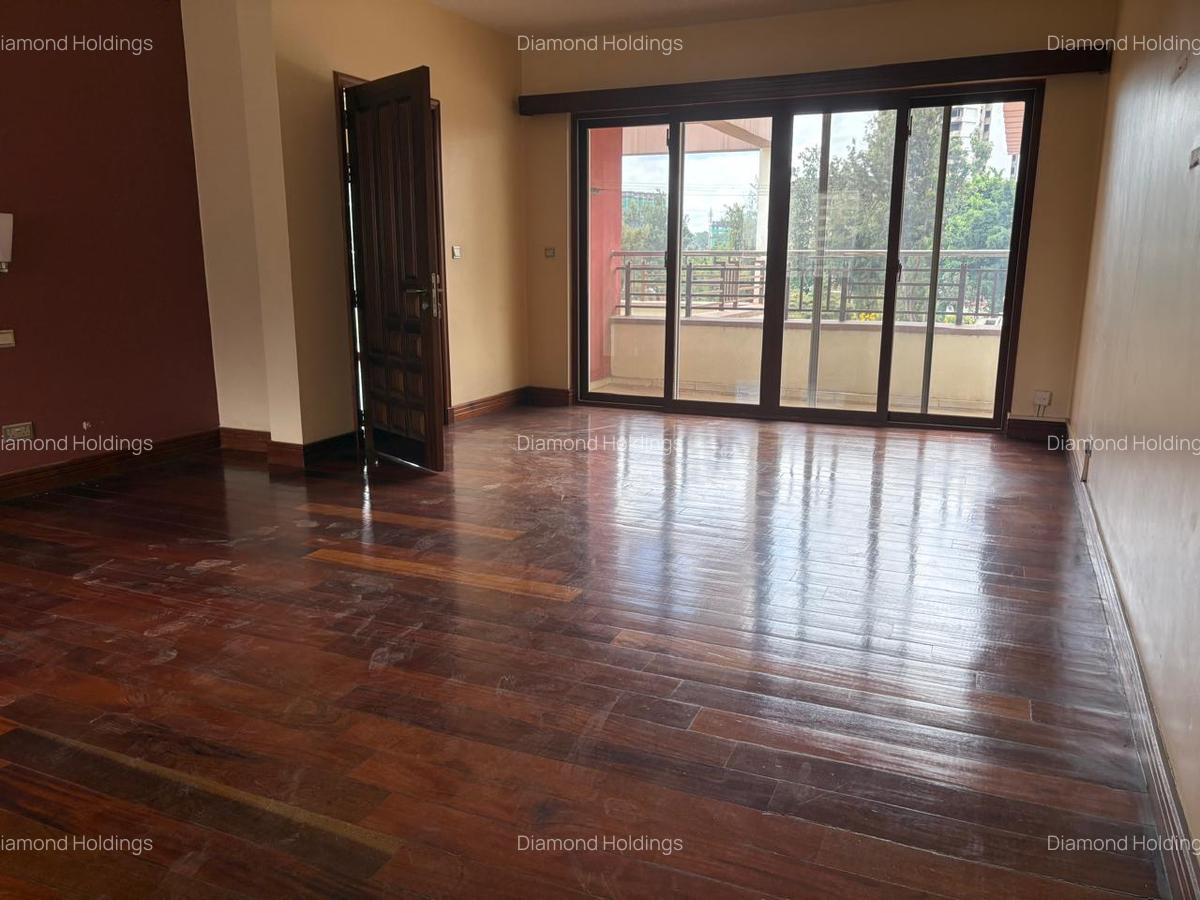 4 Bed Apartment with En Suite at Parklands - 3