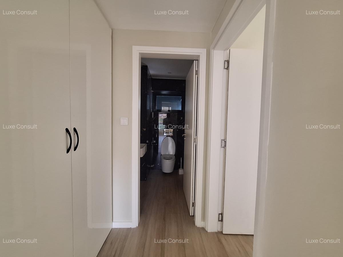 2 Bed Apartment with En Suite at Riverside Drive - 6