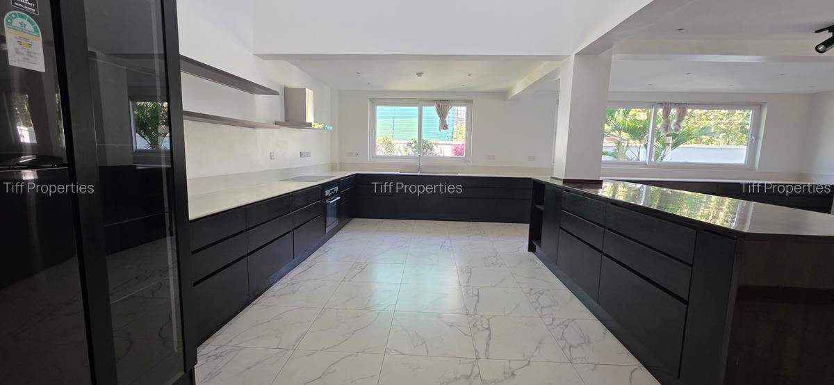 5 Bed House in Runda - 3