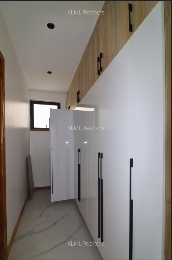 2 Bed Apartment with En Suite at Peponi Road - 7