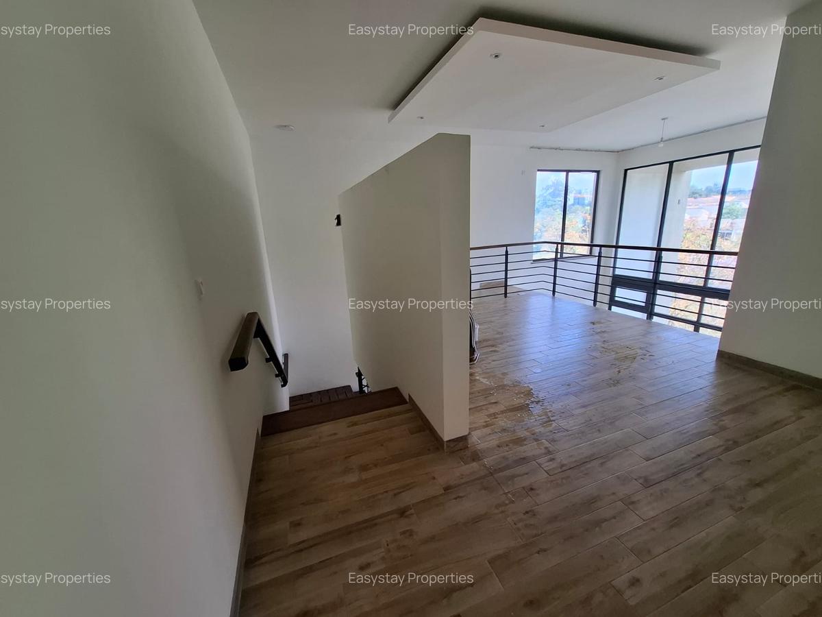 4 Bed Apartment with En Suite in Riverside - 3