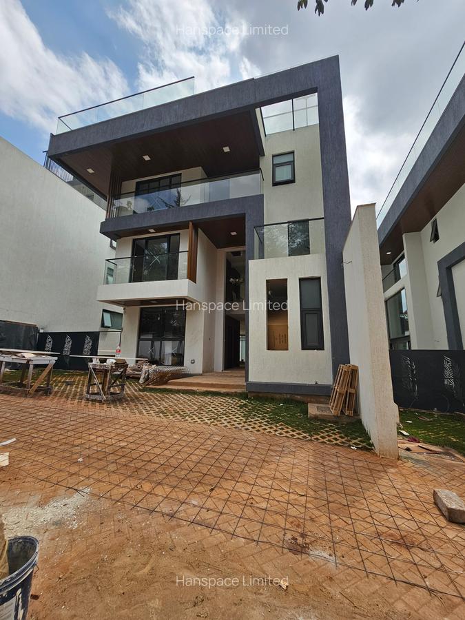 5 Bed Villa with En Suite in Lavington - 2