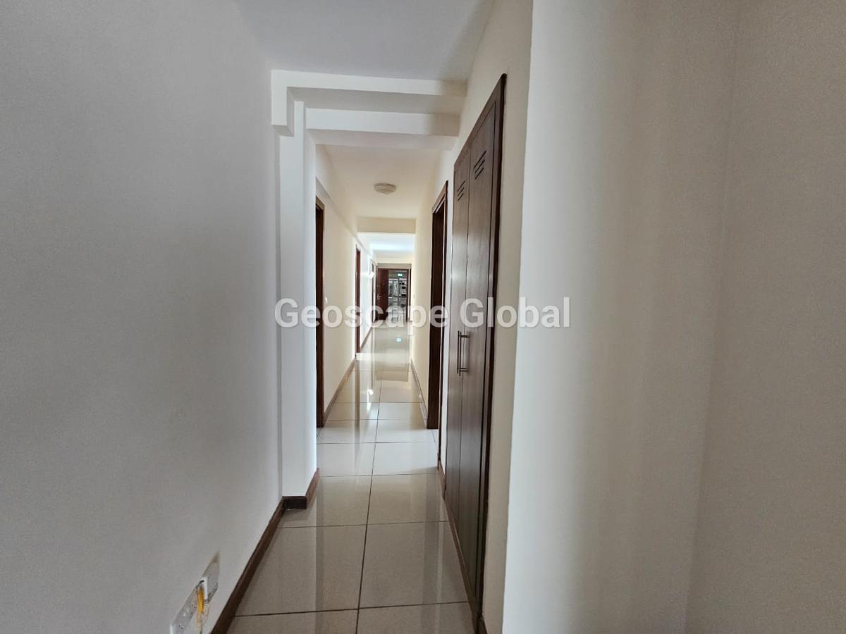 3 Bed Apartment with En Suite in Westlands Area - 12