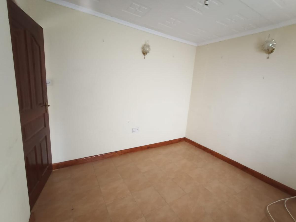 1 Bed House with En Suite in Lavington - 2