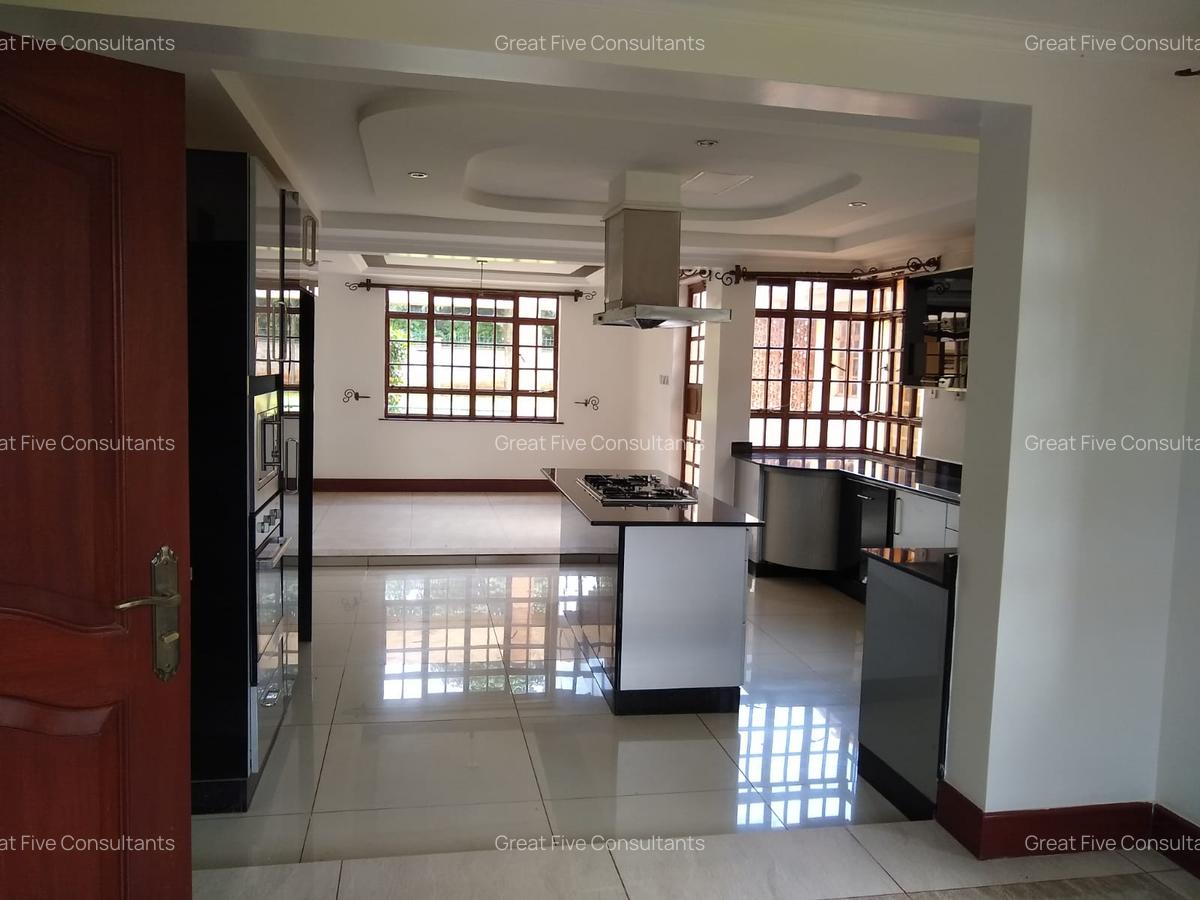 5 Bed Villa with En Suite in Runda - 7