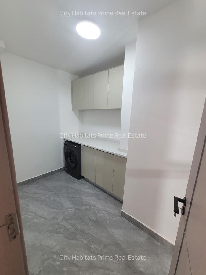 3 Bed Apartment with En Suite in Westlands Area - 9