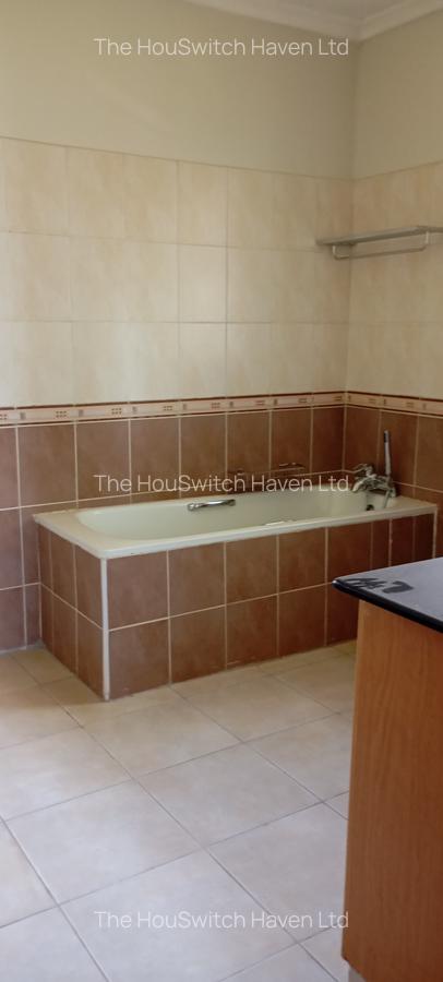 4 Bed House with En Suite at Off Glory Road - 4