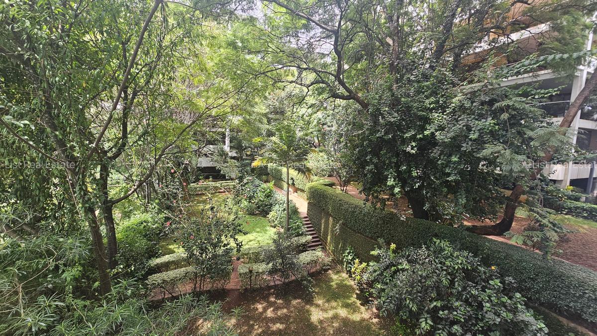 3 Bed Apartment with En Suite at Sandalwood Lane - 18