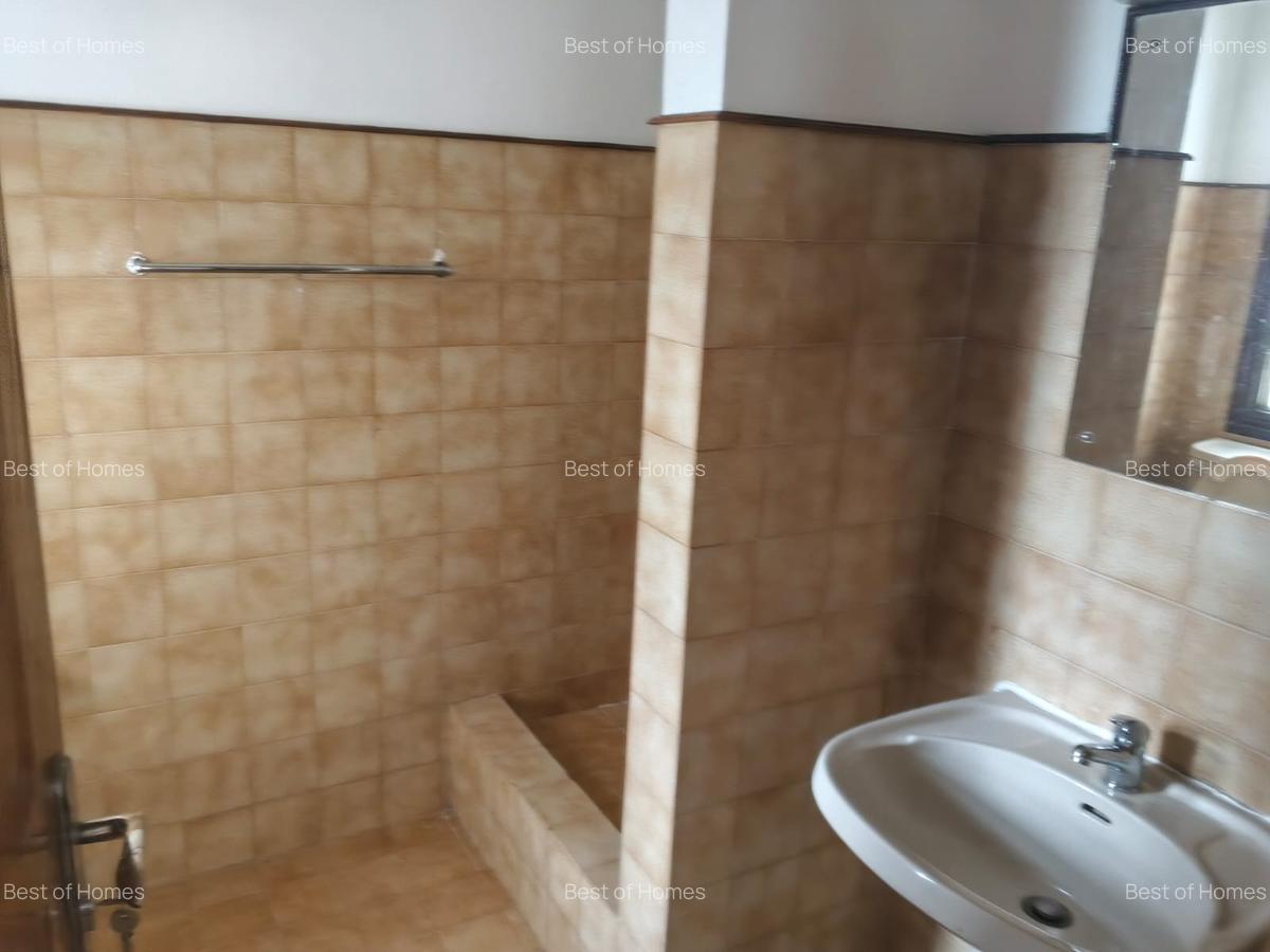 4 Bed House with En Suite in Riverside - 6