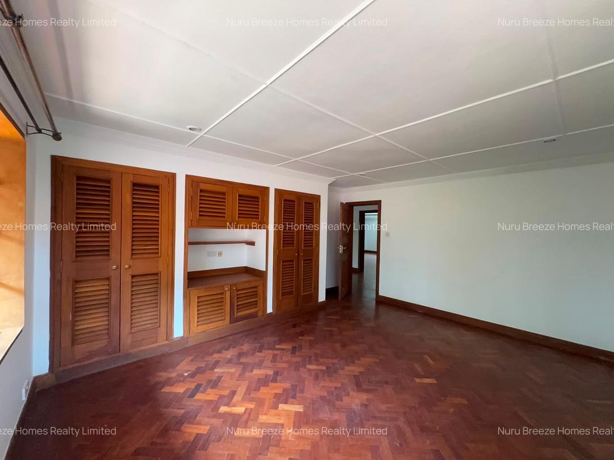 5 Bed Townhouse with En Suite in Runda - 8