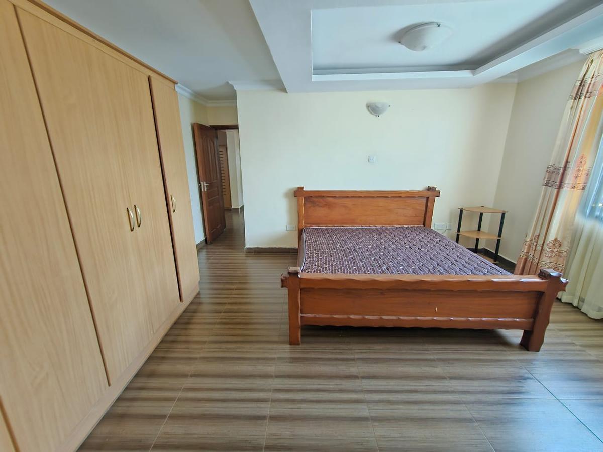 3 Bed House with En Suite in Rosslyn - 9