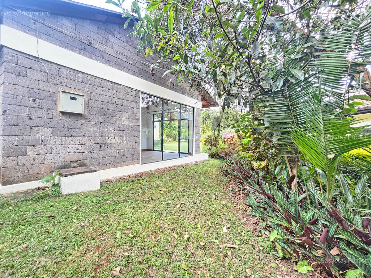 1 Bed House with En Suite in Spring Valley - 2