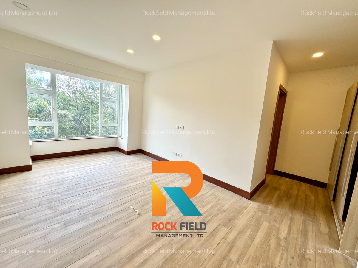 2 Bed Apartment with En Suite in Parklands - 12