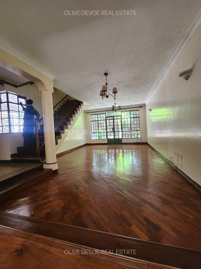 4 Bed Townhouse with En Suite in Lavington - 2