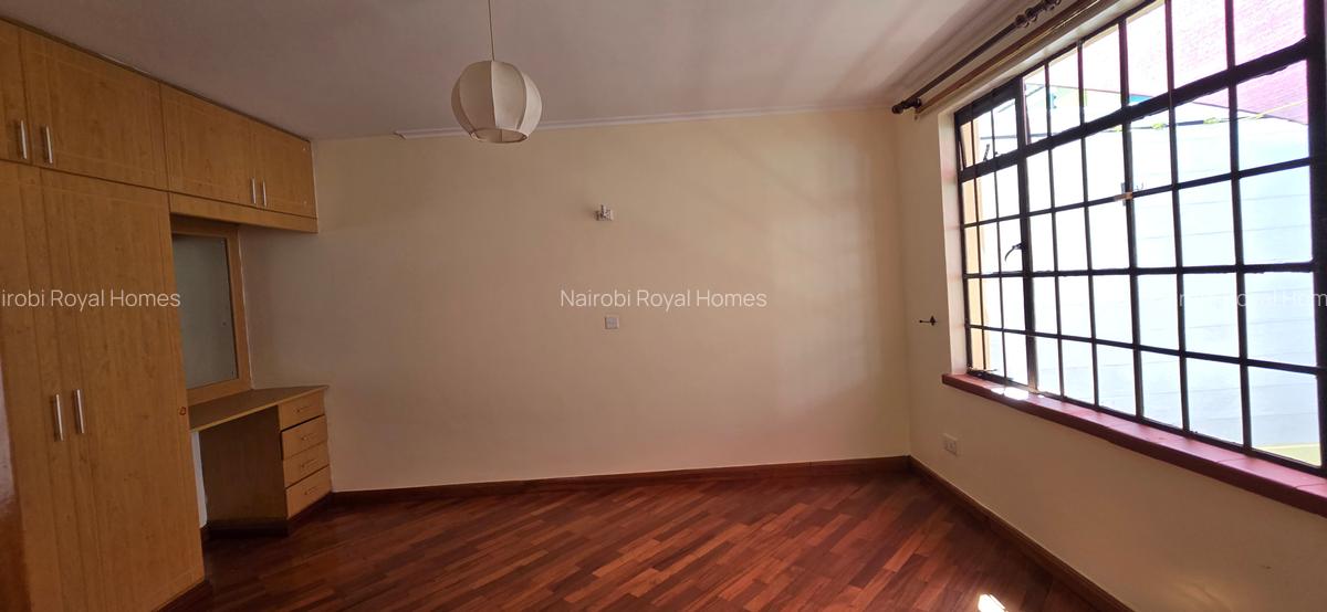 4 Bed Townhouse with En Suite at Lavington Green - 18