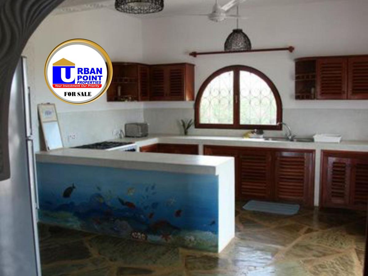 5 Bed House with En Suite in Watamu - 19