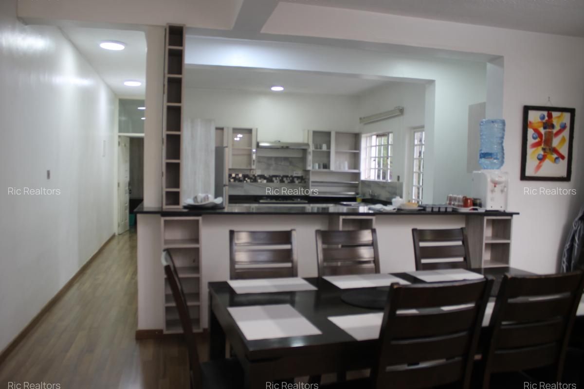 4 Bed Townhouse with En Suite at Lake Road - 7