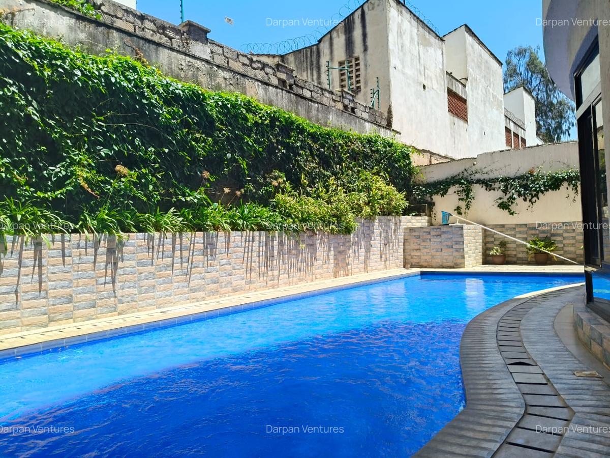 2 Bed Apartment with En Suite in Westlands Area - 9