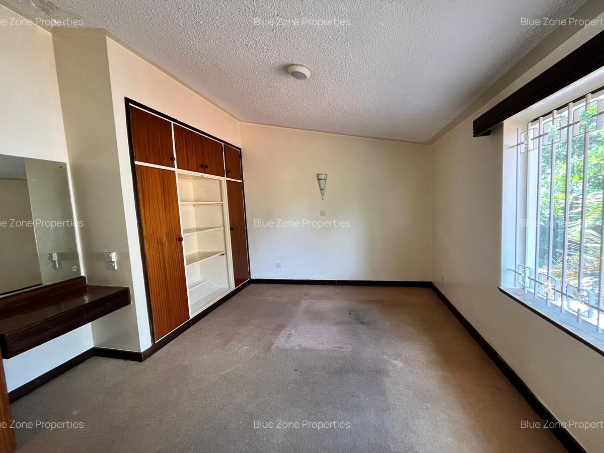 5,000 ft² Commercial Property with Backup Generator at Off Un Crescent - 7