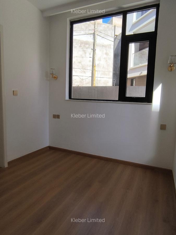 5 Bed Villa with En Suite in Lavington - 15