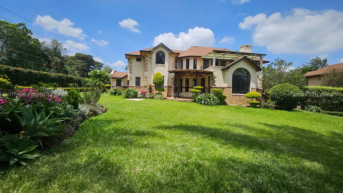 5 Bed House with En Suite in Runda - 1