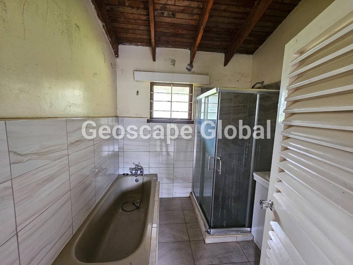 4 Bed House with En Suite in Runda - 15