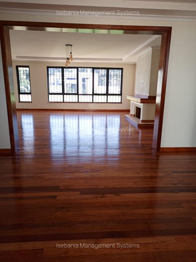 6 Bed House with En Suite at - 4