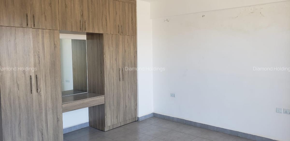 2 Bed Apartment with En Suite at Parklands - 13