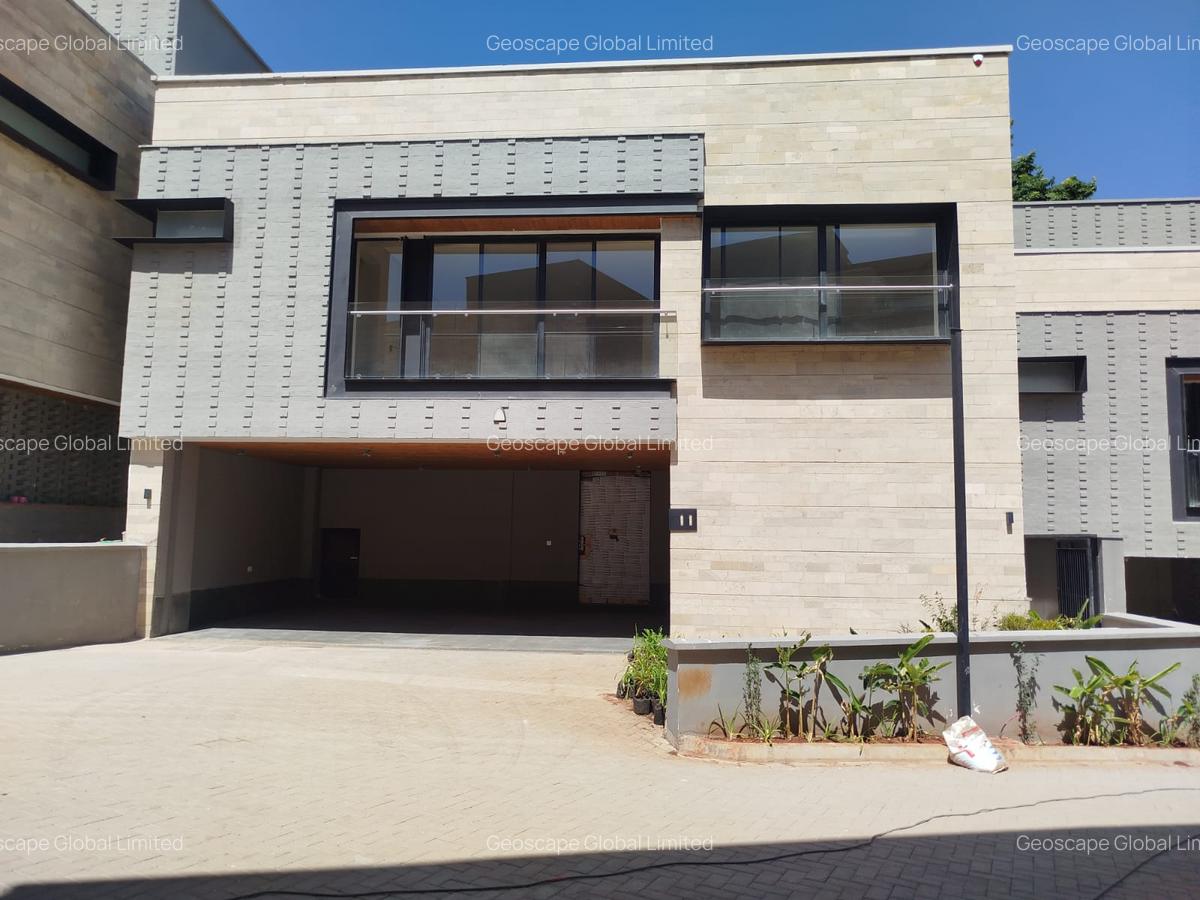 5 Bed House with En Suite in Spring Valley - 4