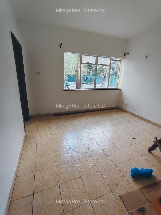 3 Bed House with Garden in Dennis Pritt - 7