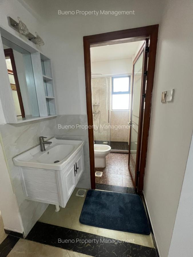 Serviced 2 Bed Apartment with En Suite in Kilimani - 6
