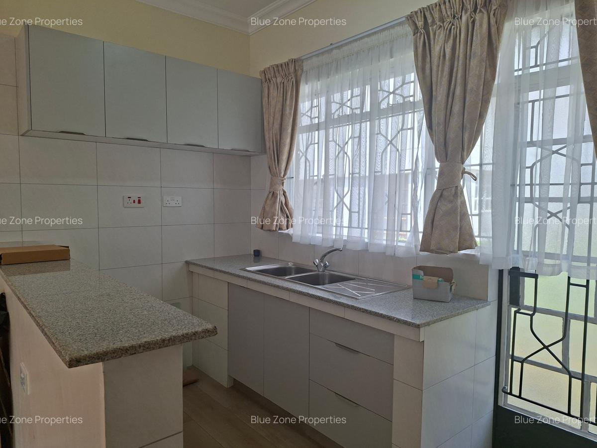 Furnished 2 Bed Apartment with En Suite at Close To Un - 5