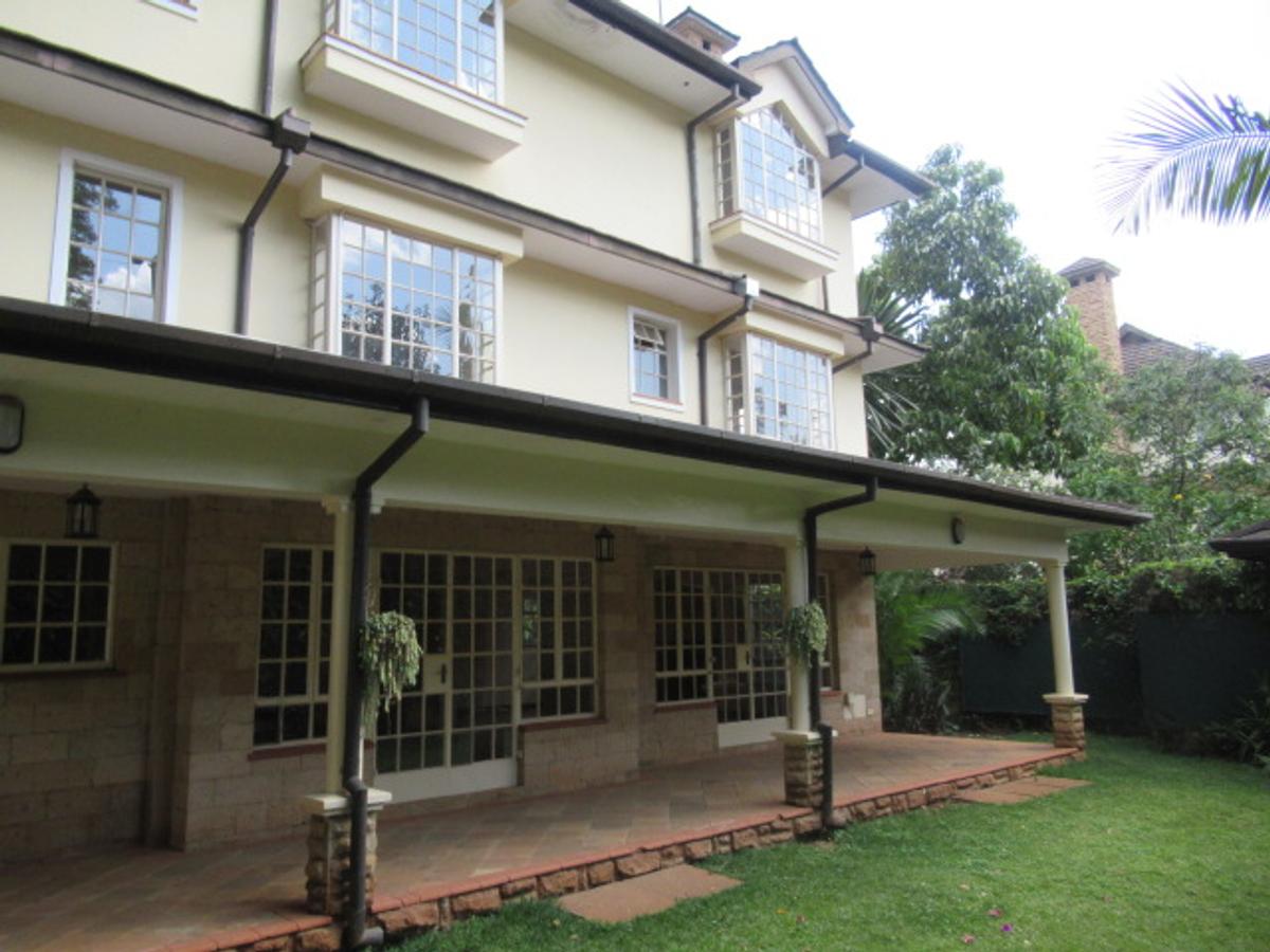 5 Bed Villa with En Suite at Lavington - 3