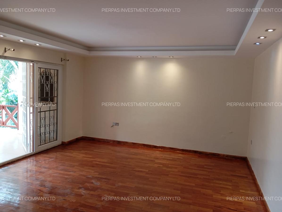 5 Bed Townhouse with En Suite in Lavington - 5