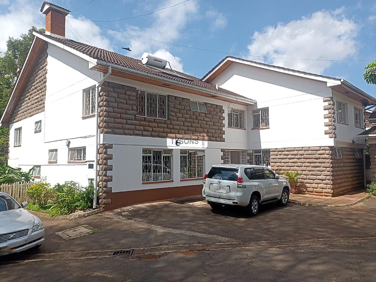 5 Bed Townhouse with En Suite in Kyuna - 1