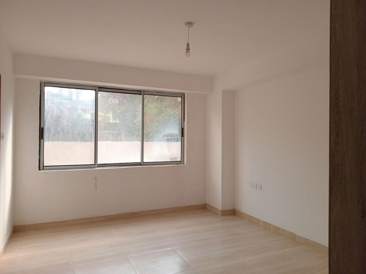 4 Bed Apartment with En Suite in Parklands - 6