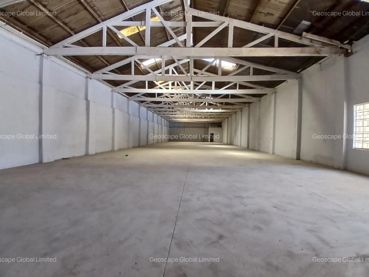 5,000 ft² Warehouse with Backup Generator in Industrial Area - 3