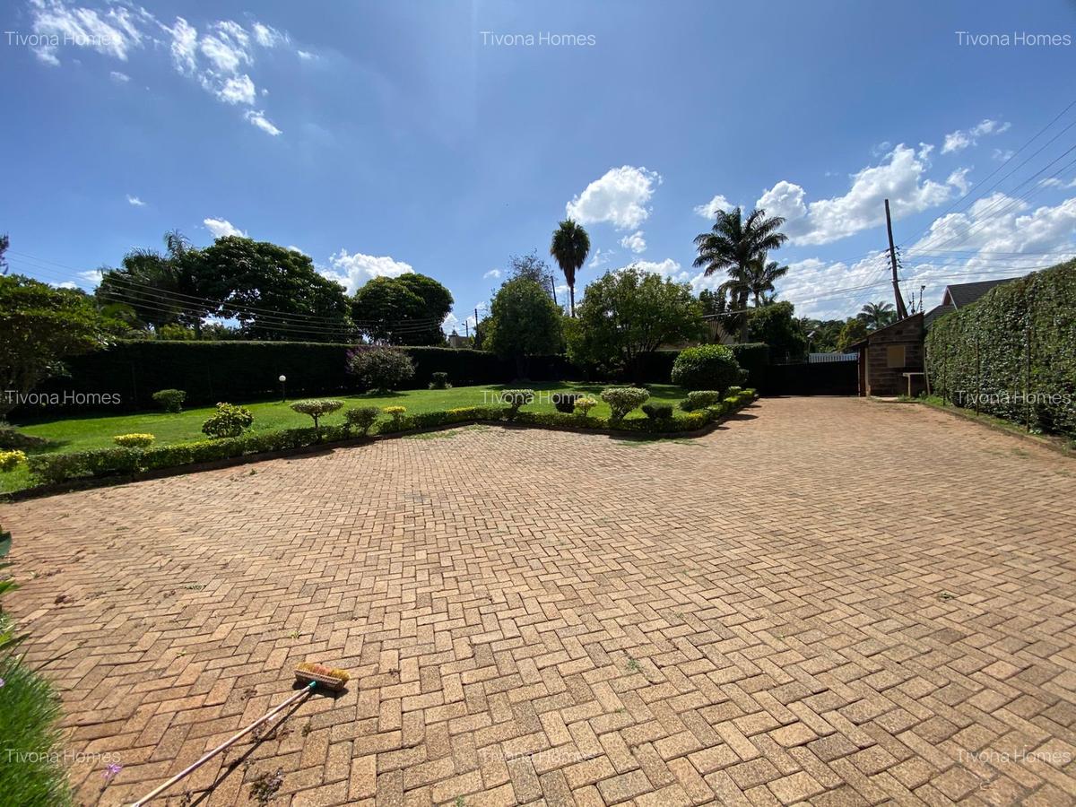 6 Bed House with En Suite in Runda - 13