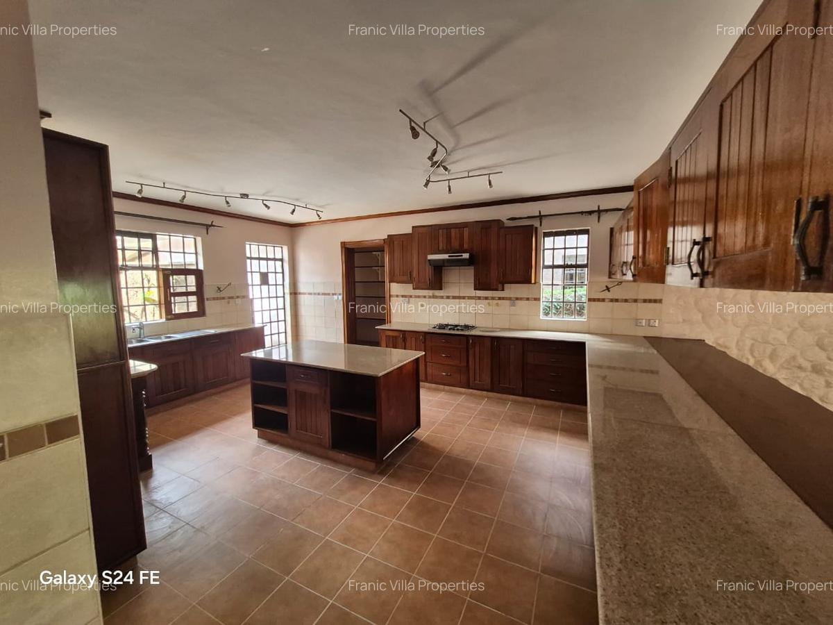 4 Bed Villa with En Suite at Westlands - 9