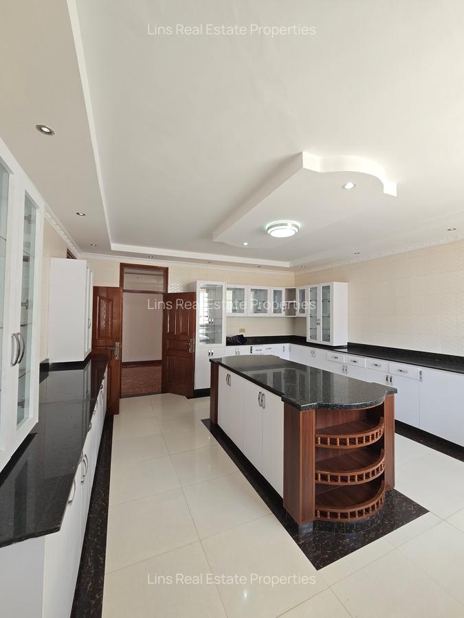 5 Bed House with En Suite in Runda - 6