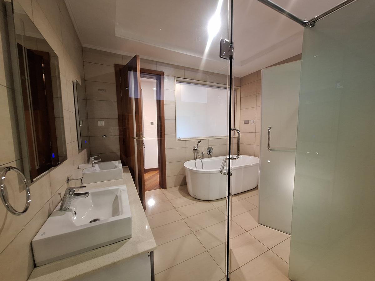 5 Bed Townhouse with En Suite in Lavington - 9