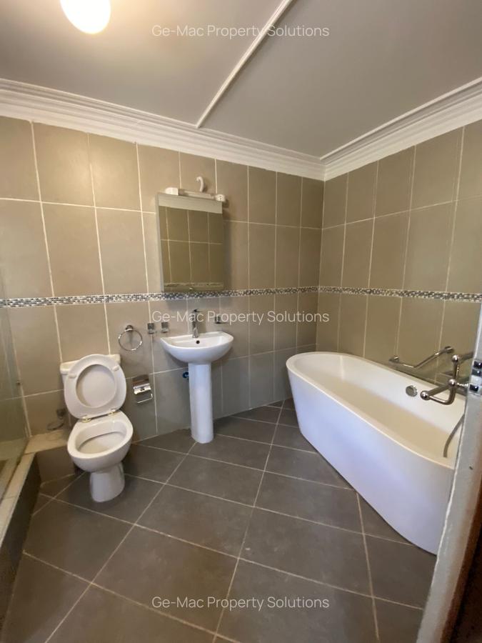 4 Bed House with En Suite in Runda - 15