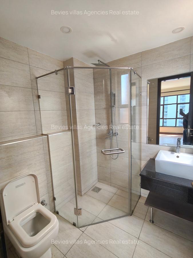 3 Bed Apartment with En Suite at Parklands - 4