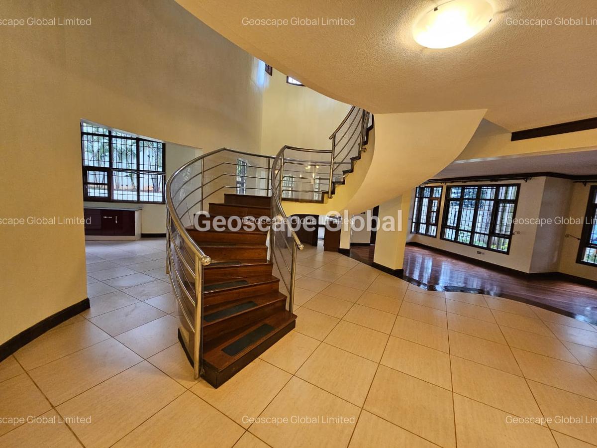 4 Bed Villa with En Suite in Spring Valley - 5