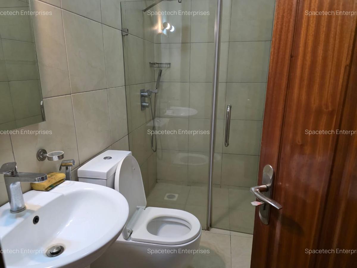 4 Bed Apartment with En Suite in Parklands - 17