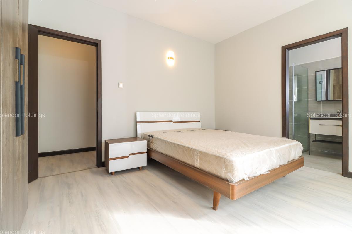 3 Bed Apartment with En Suite in Riverside - 9