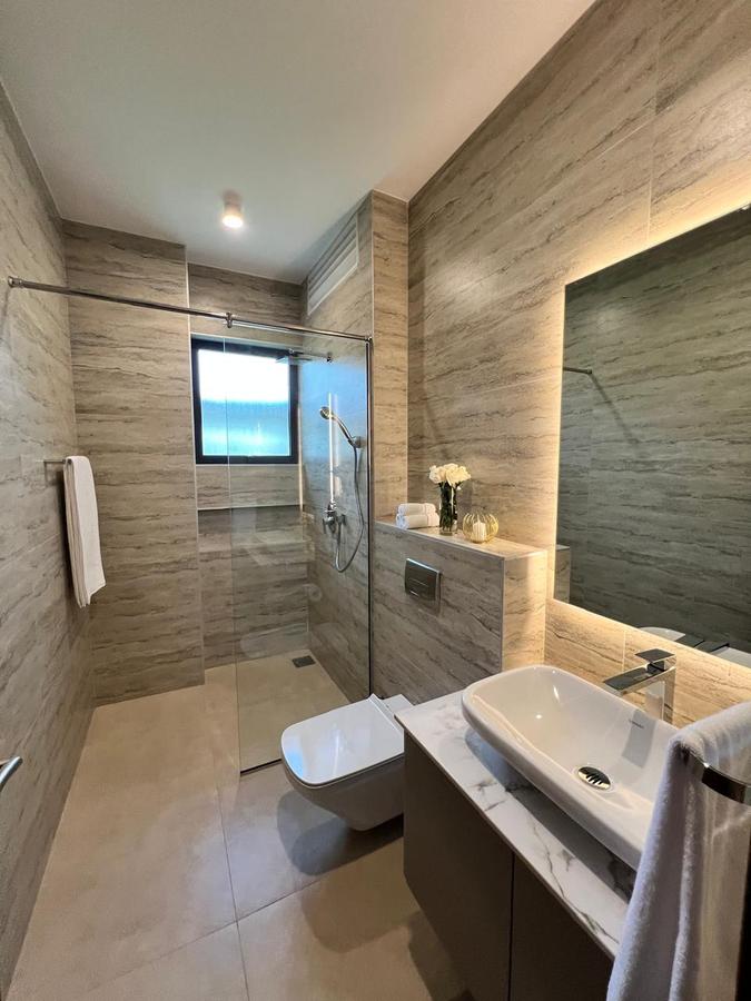 3 Bed Apartment with Swimming Pool in Riverside - 4