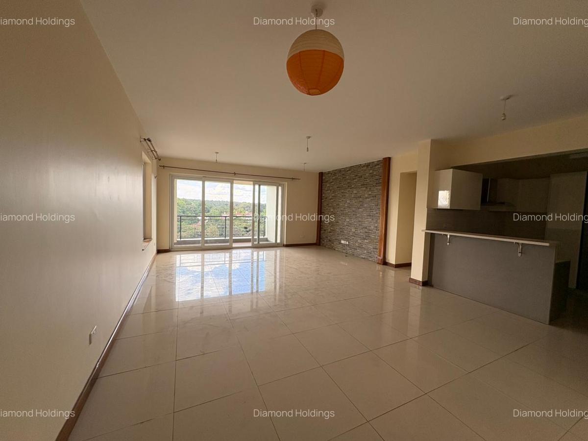 4 Bed Apartment with En Suite in Parklands - 6
