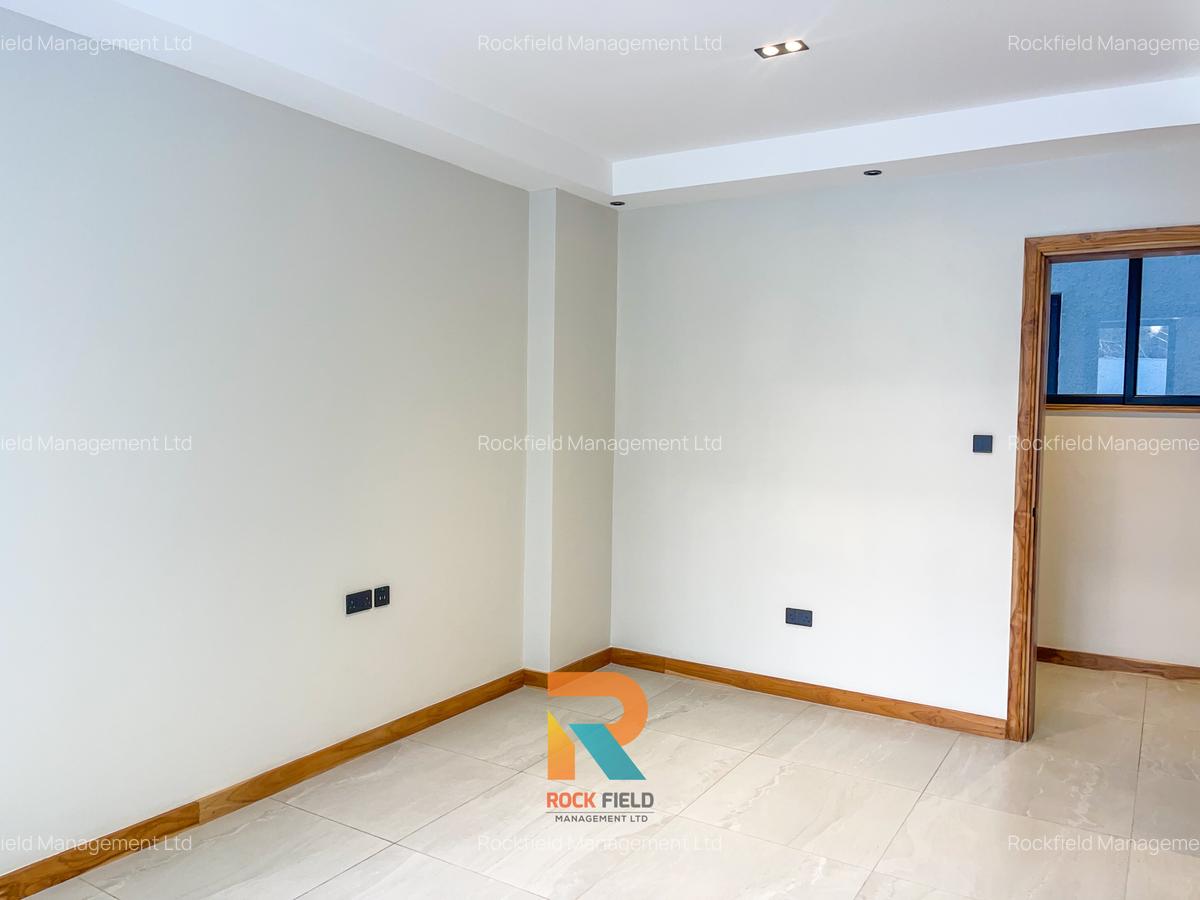 4 Bed Apartment with En Suite in Spring Valley - 8