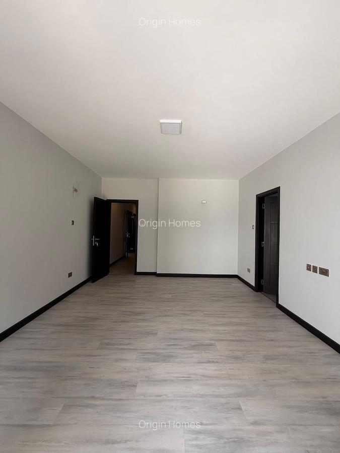 3 Bed Apartment with En Suite at Riverside Drive - 5